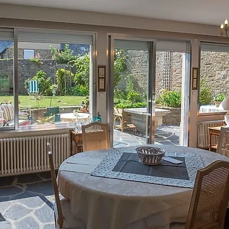 Bed and Breakfast La Boudrie Αβράνς