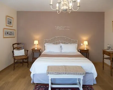 לינה וארוחת בוקר La Boudrie