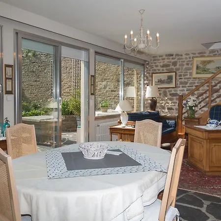 לינה וארוחת בוקר La Boudrie אברנשה